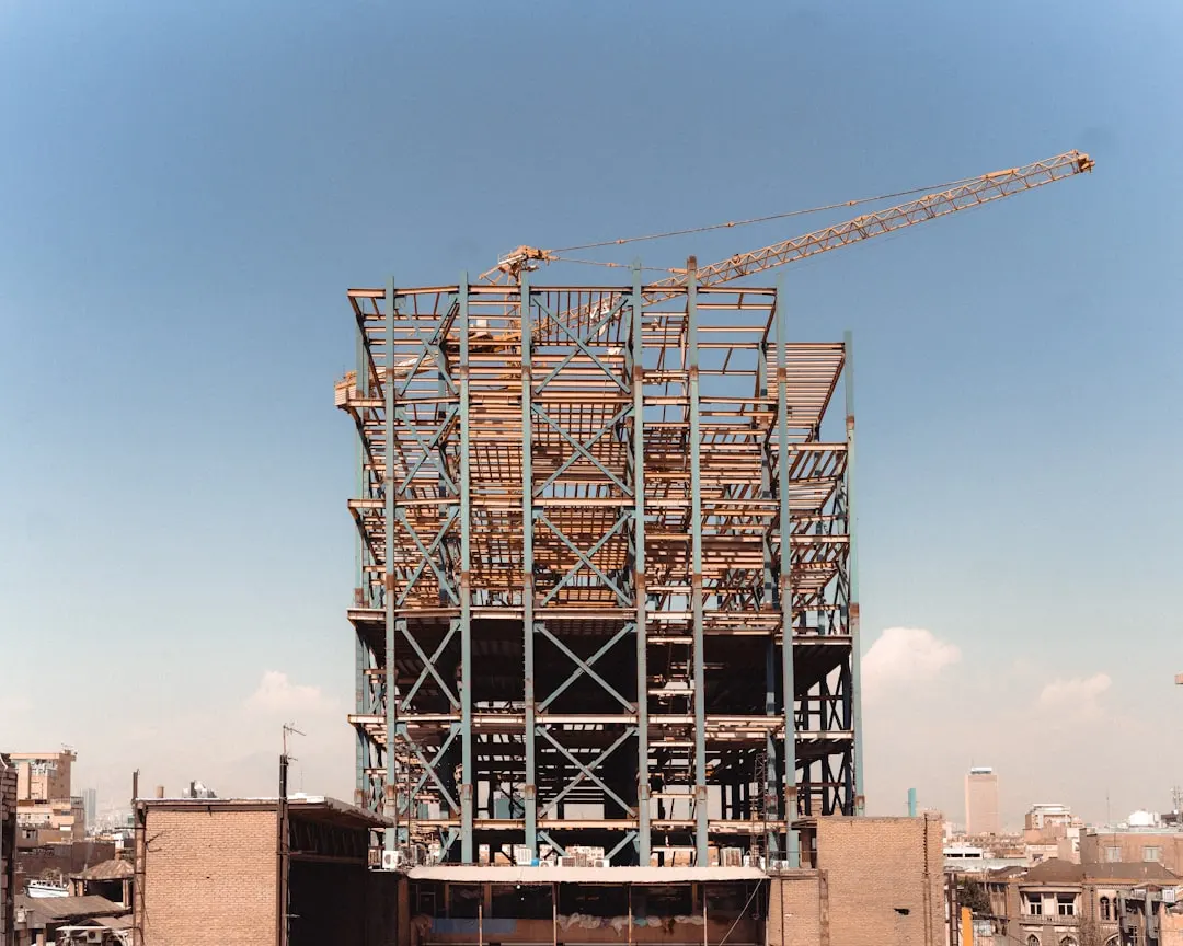 重庆恒凡达建筑工程公司:厂房钢结构工程施工方案设计与技术要点解析正文配图 1